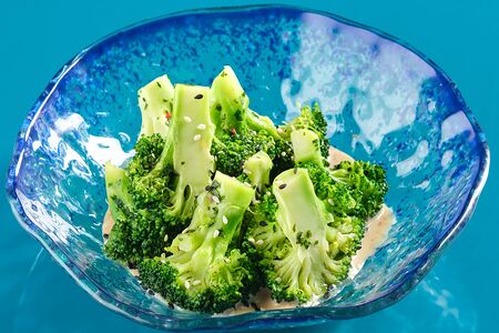 Брокколи, ореховый соус, чимичурри