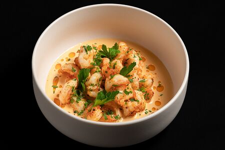 Жареные креветки с соусом Биск