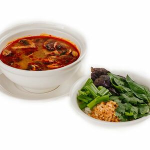 Том ям с морепродуктами