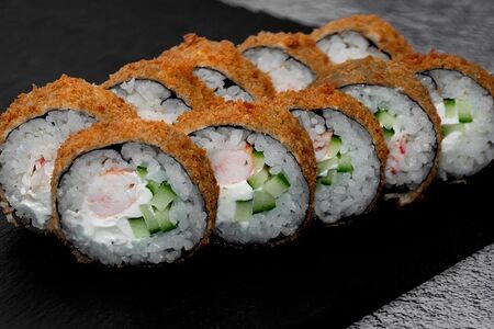 Ролл темпура с тигровой креветкой