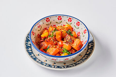 Печеная тыква с томатами черри