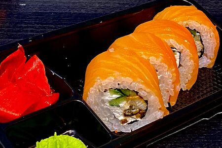 Теплый лосось и угорь