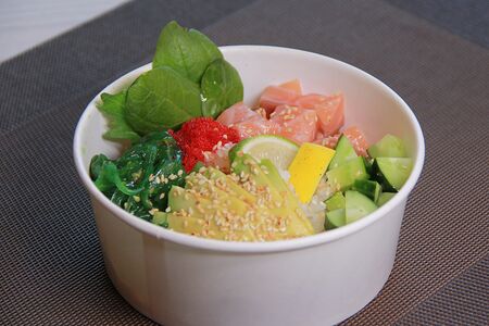 Поке с лососем