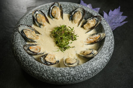 Черноморские мидии в сливочно-сырном соусе