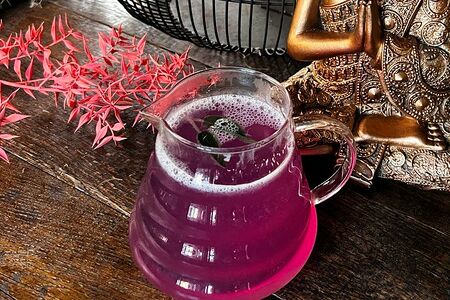 Горячий напиток пурпурный с шалфеем