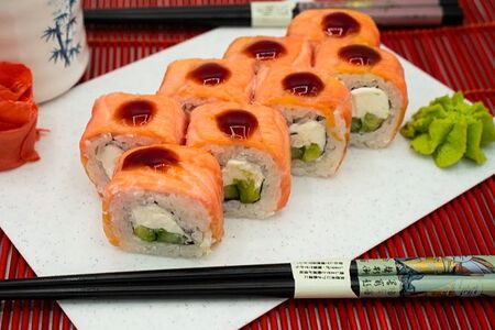 Запеченный ролл Окинава