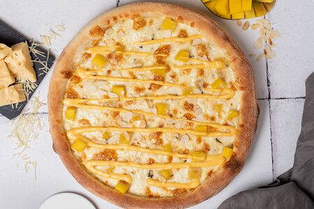 С манго, горгонзолой и миндалем