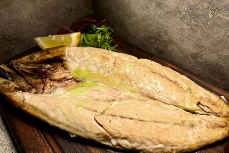 Скумбрия запеченная целиком