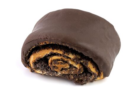 Булочка с маком в шоколадной глазури