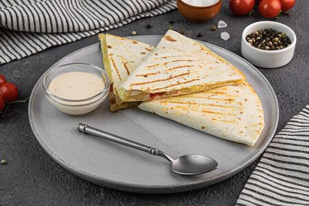 Сырная кесадилья