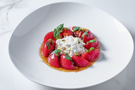 Помидоры со страчателлой