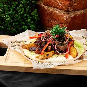 Говядина на пите Кон Карне