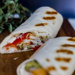 Тортилья с курицей и овощами