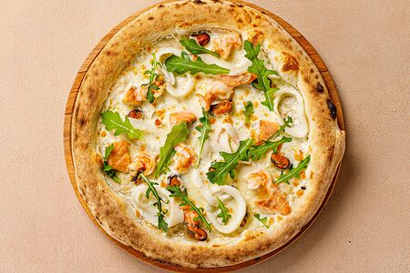 Пицца Морепродукты и сливочный соус