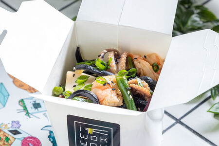 Вок с морепродуктами