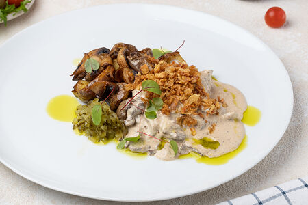 Бефстроганов с запеченным картофелем и грибами