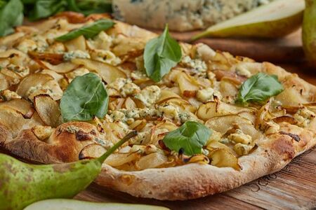 Пицца Римская Груша-горгондзола