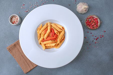 Паста с томатами и базиликом