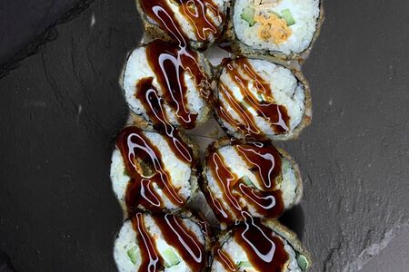 Горячий с мидиями и кальмаром