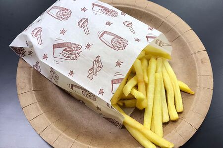 Картошка фри и соус