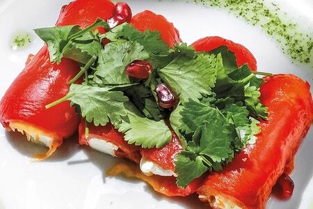 Рулетики из печёного перца