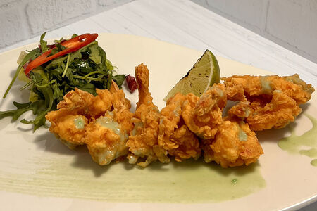 Креветки жареные с соусом васаби