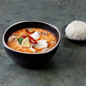 Том ям с курицей половинка