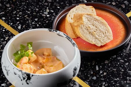 Креветки с чиабаттой в соусе свит чили