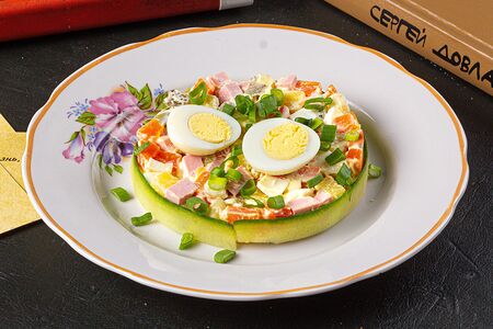 Оливье с докторской колбасой