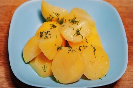 Картофель отварной с зеленью