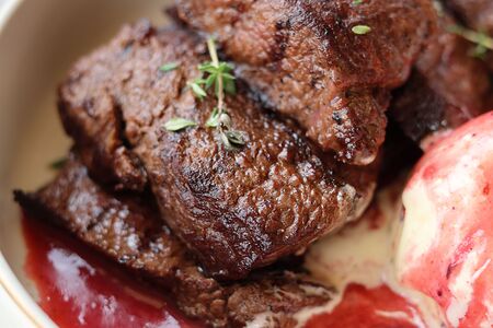 Стейк Фланк с ягодным муссом