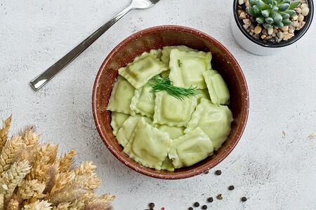 Равиоли со шпинатом и адыгейским сыром