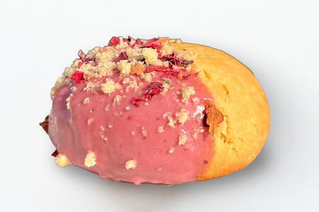 Пирожное миндальное Манго-маракуйя с малиной