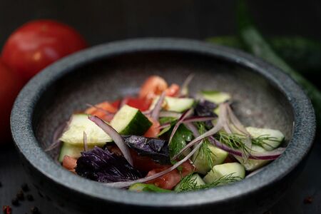Овощной салат по-грузински с орехами и винным уксусом