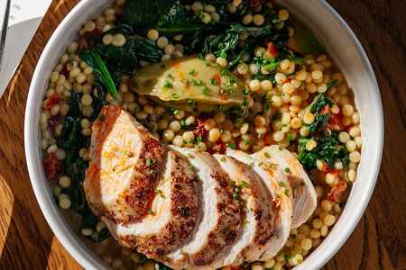 Куриная грудка, птитим и шпинат