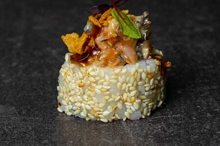 Ролл Тартар с лососем и угрем