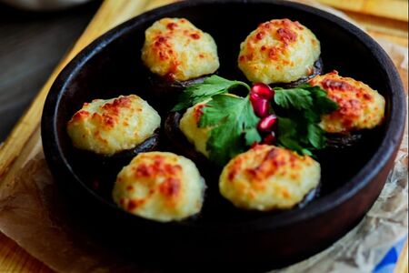 Шампиньоны с сыром