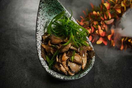 Вешенки жареные с луком