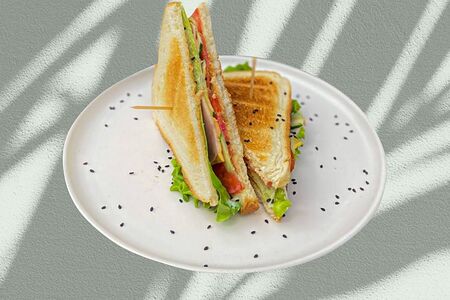 Сэндвич с ветчиной из индейки