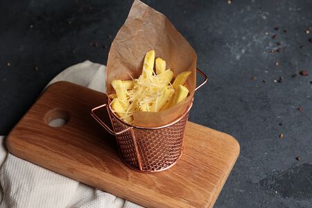 Картофель фри с пармезаном