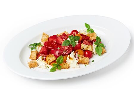 Салат Панцанелла с моцареллой