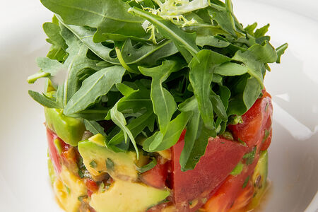 Салат с авокадо