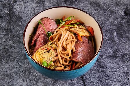 Вок с говядиной