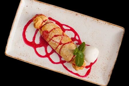 Штрудель с вишней