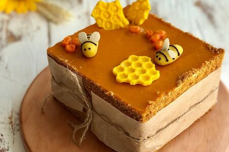 Облепиховый медовик