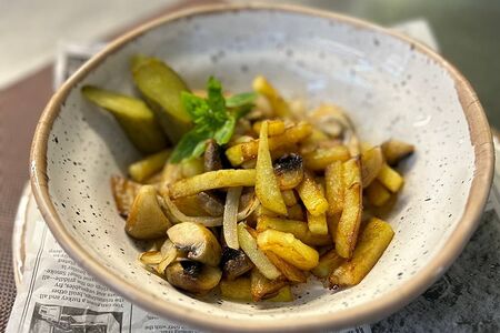 Картофель жареный с грибами