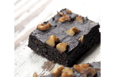 Брауни Raw на кэробе с грецким орехом