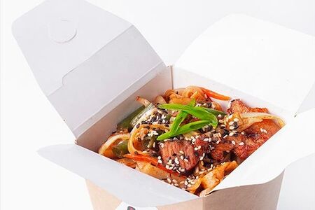 Свинина по-пекински с лапшой