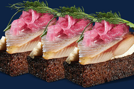 Сморреброды с атлантической сельдью