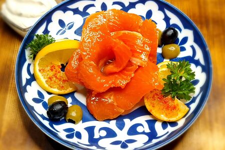 Сёмга слабосолёная с лимоном